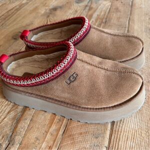 Ugg Tazz women’s 9, excellent used condition